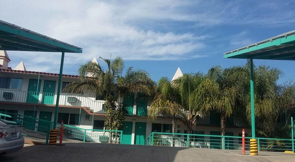 R Inn De Tijuana Exterior photo